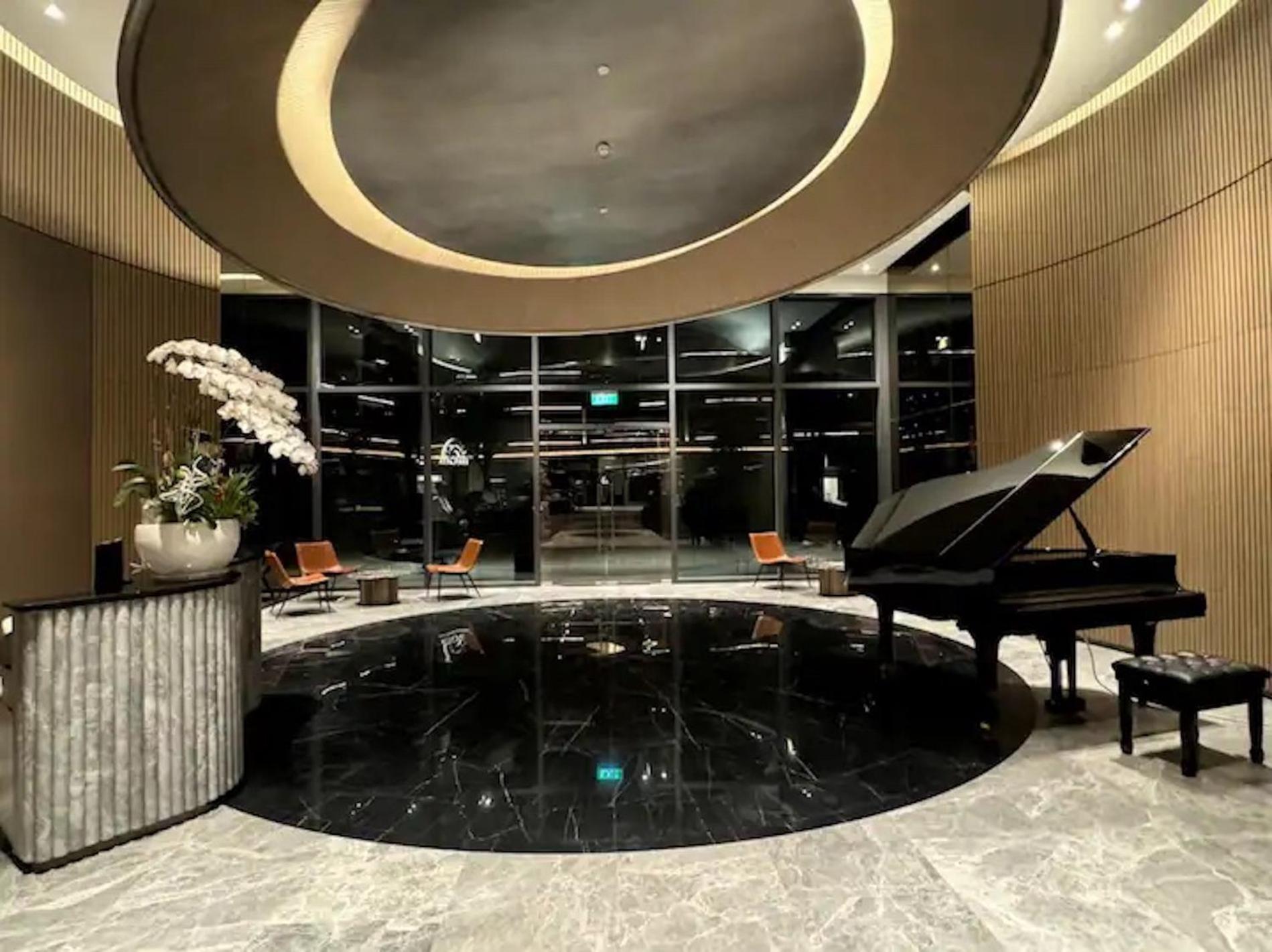 The Opera Apartment Cental Saigon Free Pool-Gym-Sauna Room- Golf Mini مدينة هوشي منه المظهر الخارجي الصورة