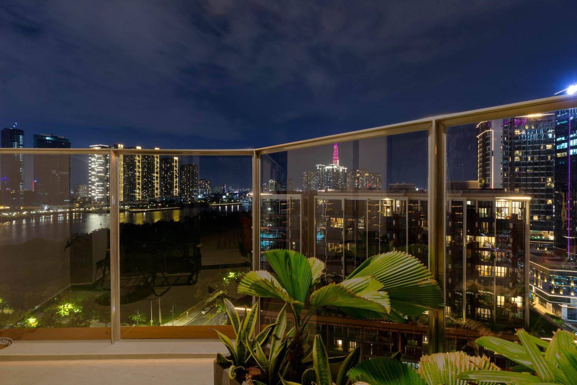 The Opera Apartment Cental Saigon Free Pool-Gym-Sauna Room- Golf Mini مدينة هوشي منه المظهر الخارجي الصورة